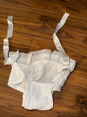0-6m Vintage 1960s White Lace Trim Baby Bonnet / Hat